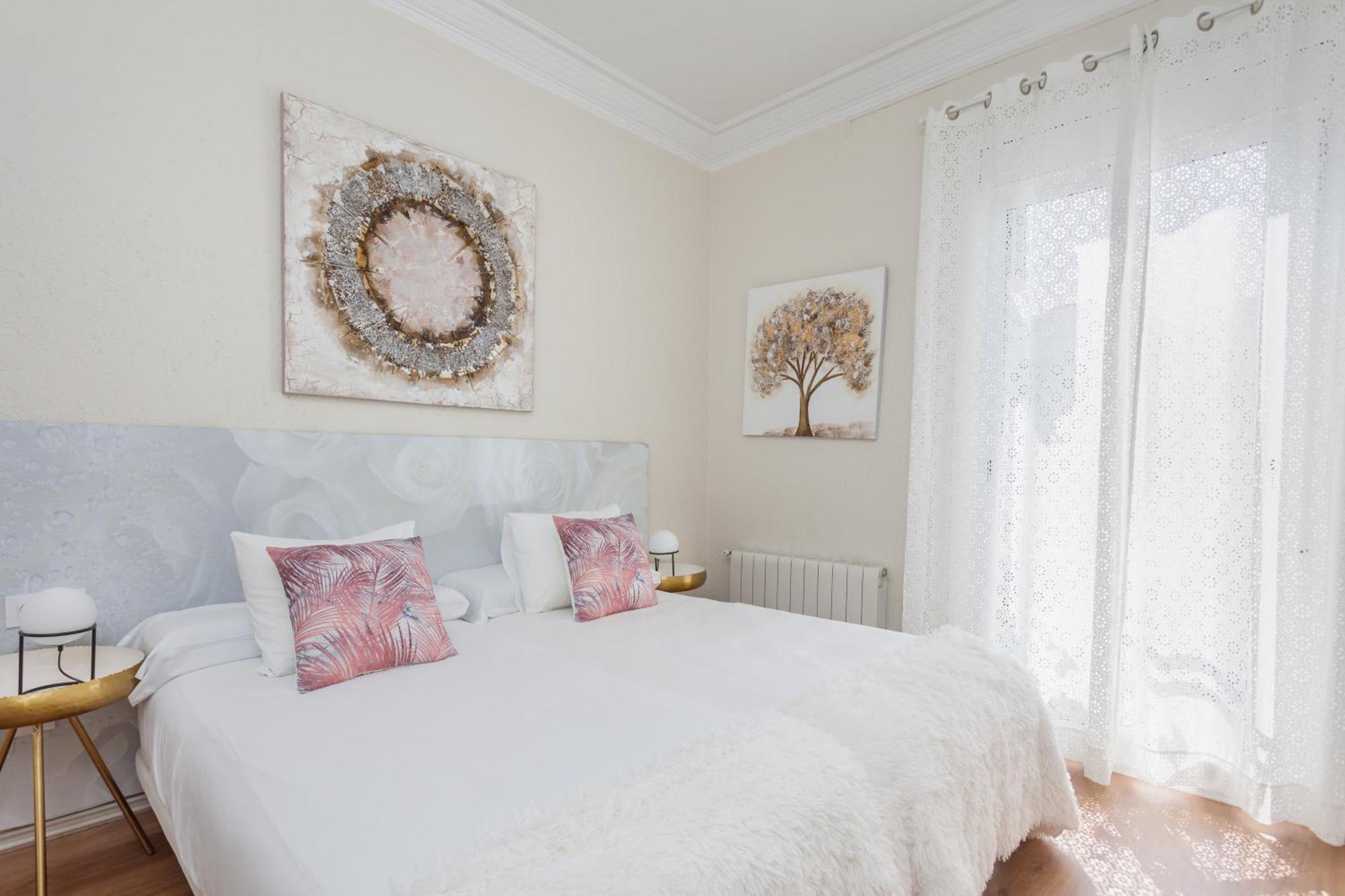 Art House Fira Apartments Барселона Екстериор снимка