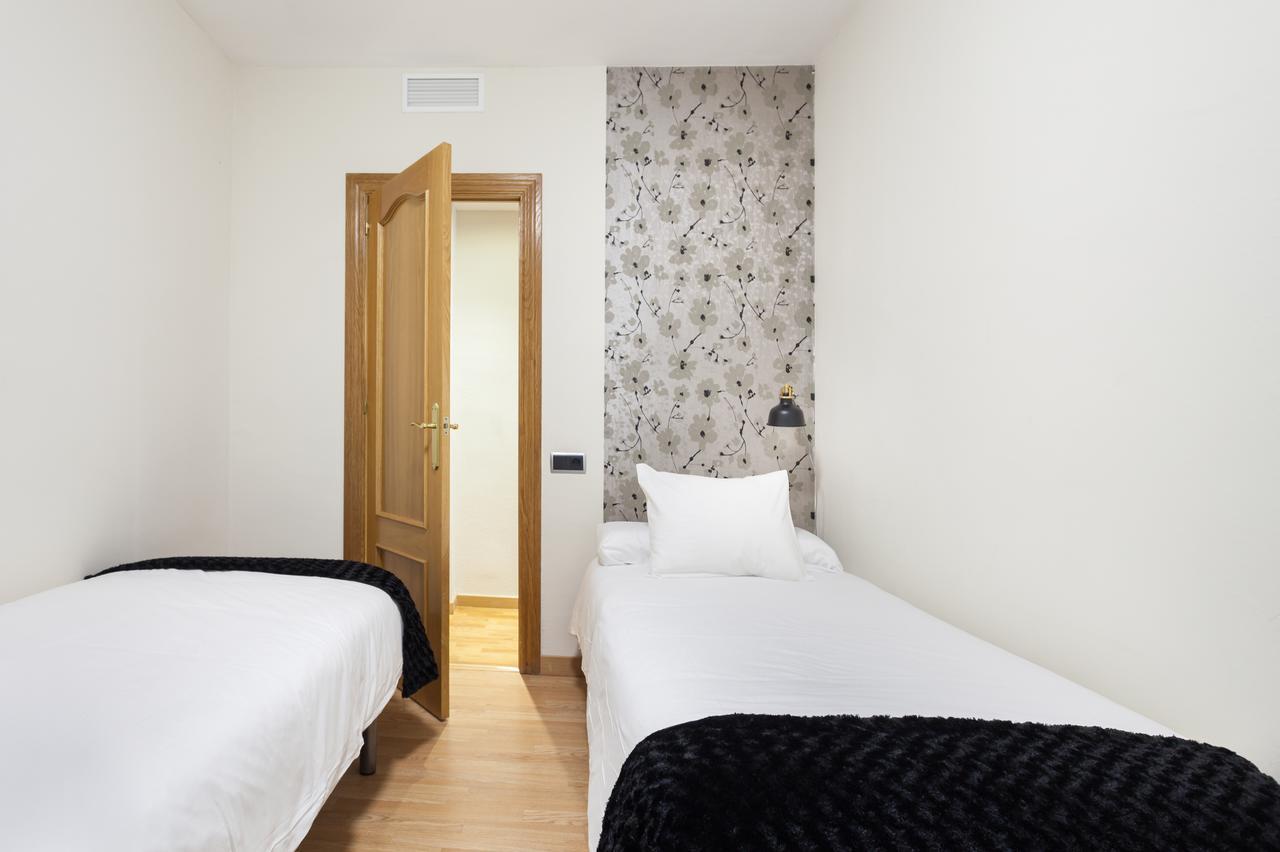 Art House Fira Apartments Барселона Екстериор снимка
