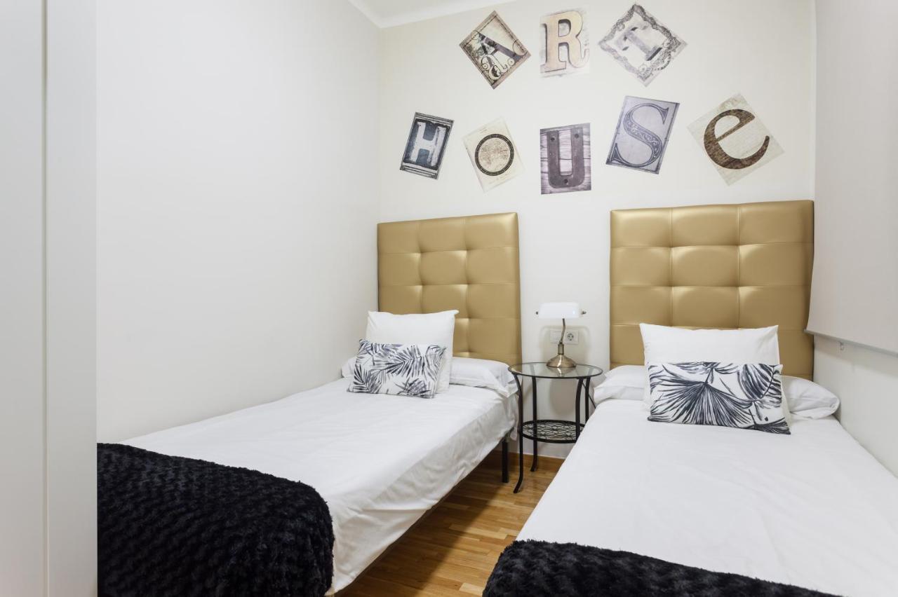 Art House Fira Apartments Барселона Екстериор снимка
